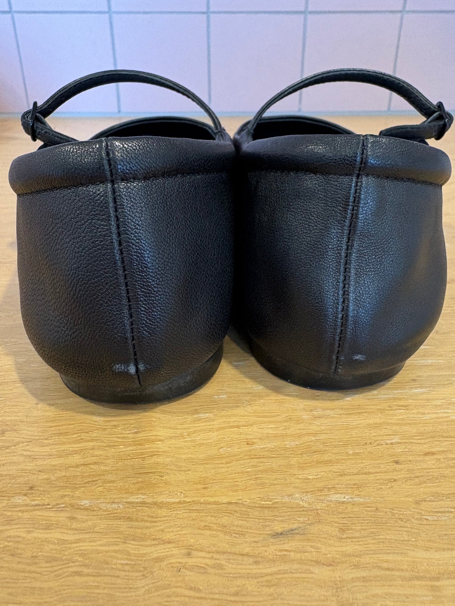 Nelson Made - Phoebe Flat, Black - 40
