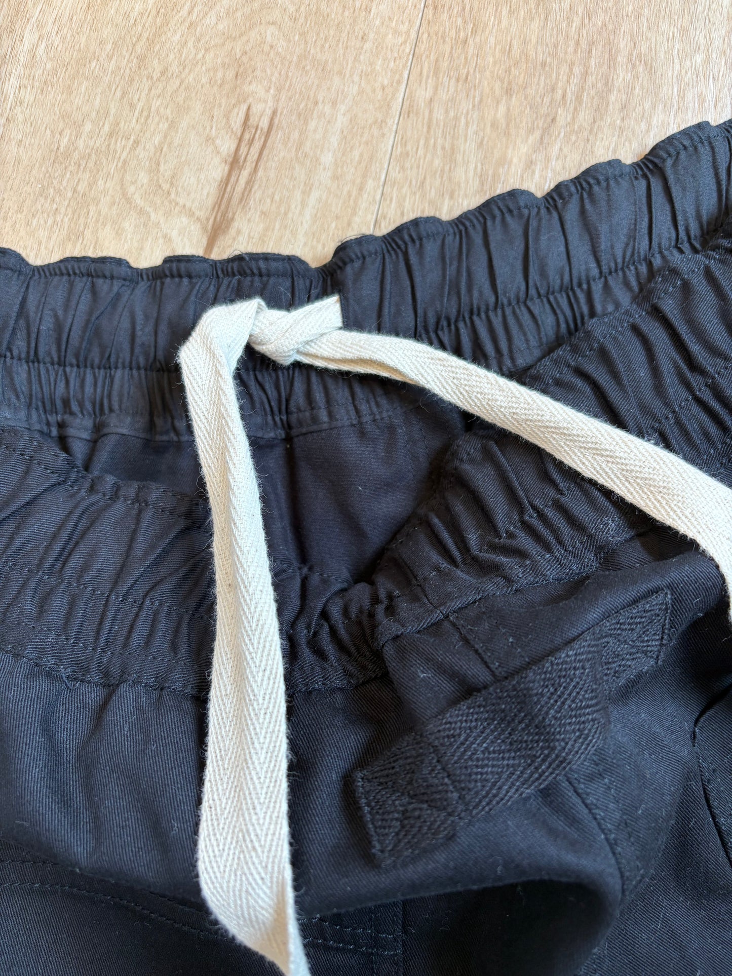 Lee Mathews Drill elasticated-waist shorts - Black - Size 5 (NZ.14 - 16)