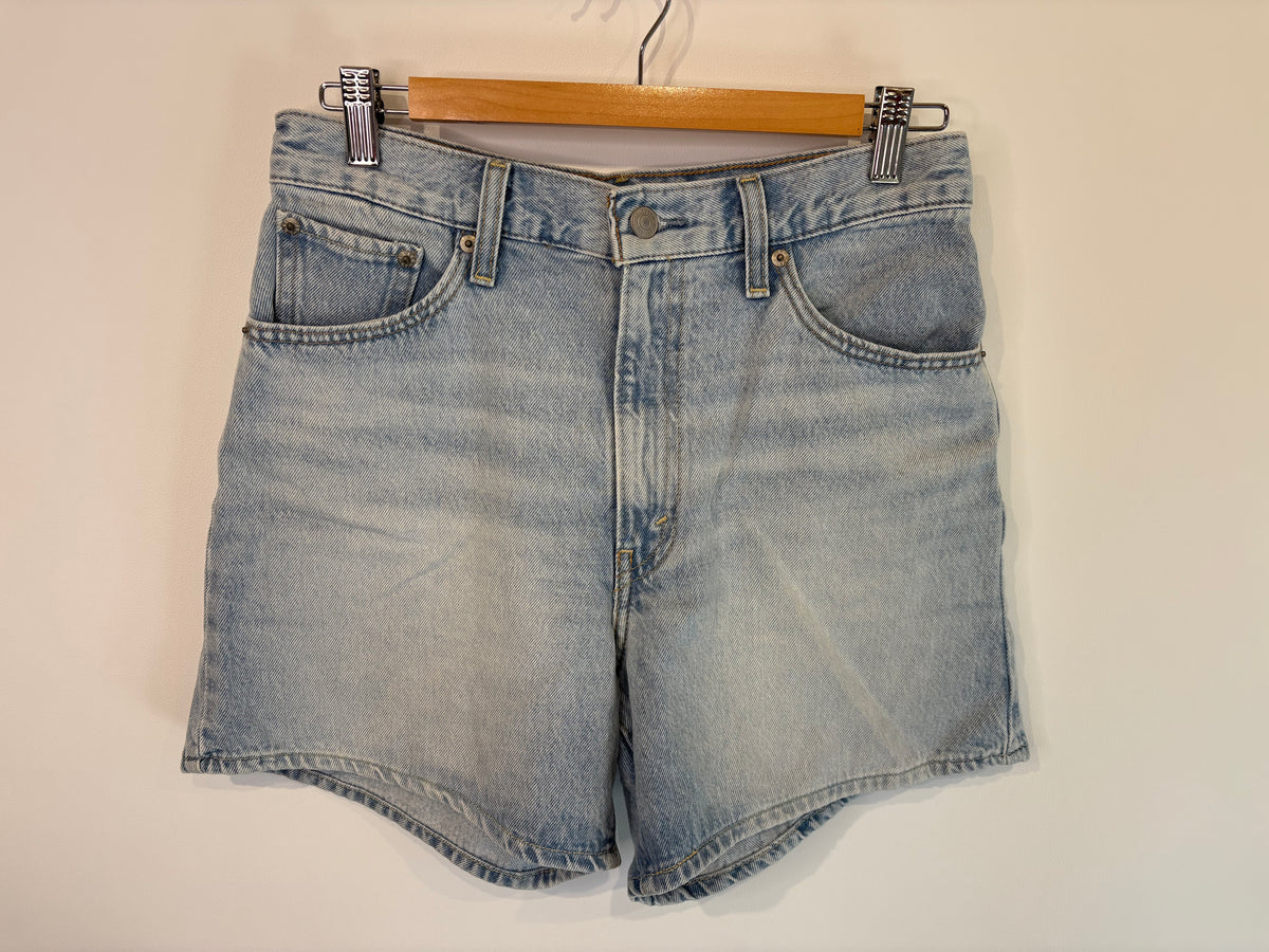 Levi's Cinch Shorts - 28