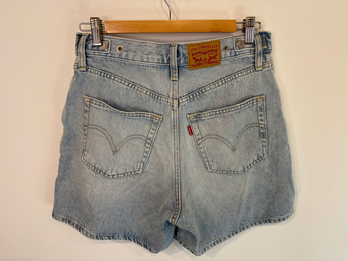 Levi's Cinch Shorts - 28