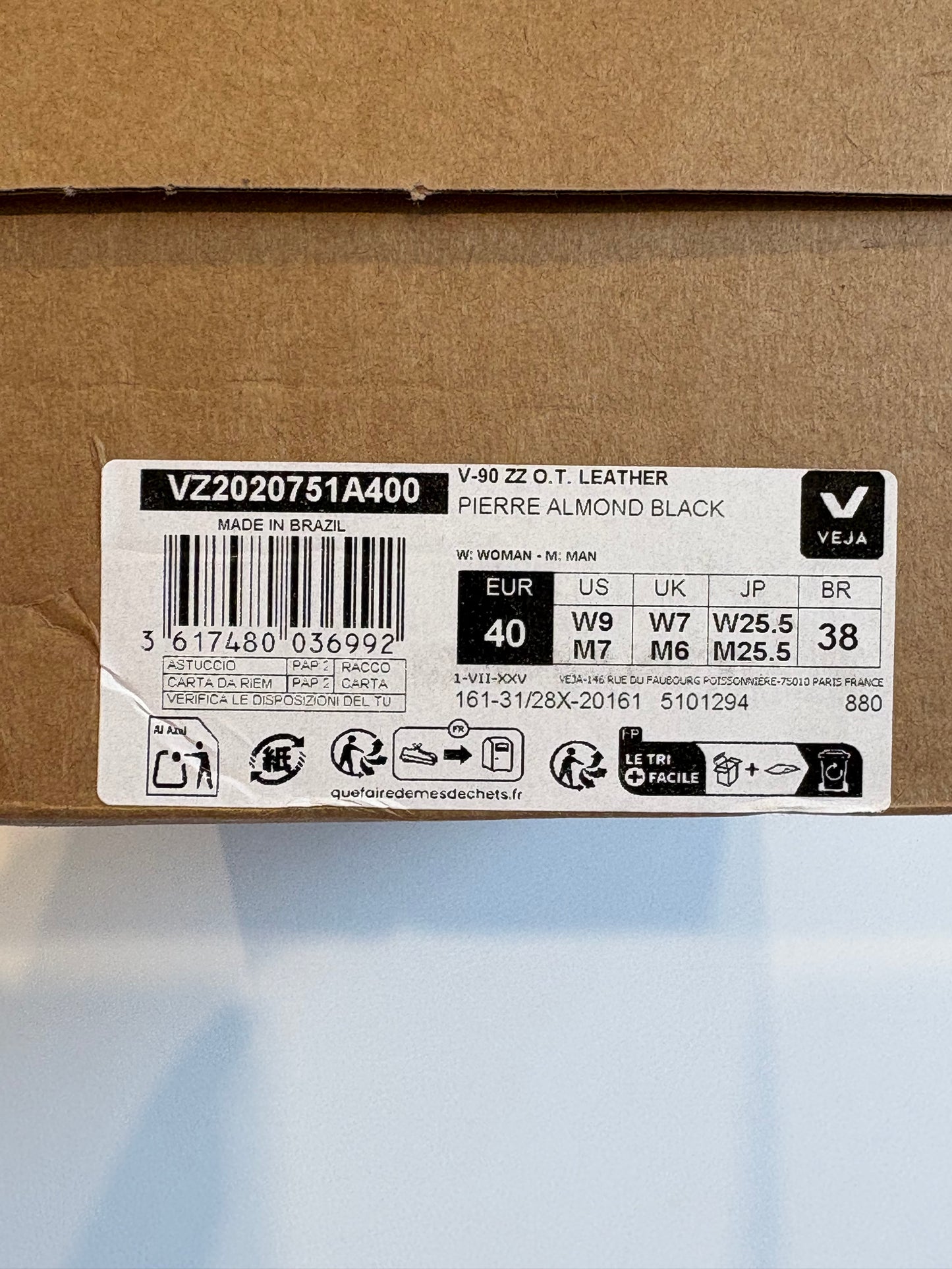 Veja V-90 ZZ O.T Leather – Pierre Almond Black - 40 (RRP $299)