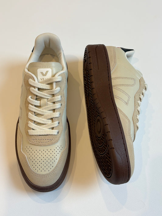 Veja V-90 ZZ O.T Leather – Pierre Almond Black - 40 (RRP $299)