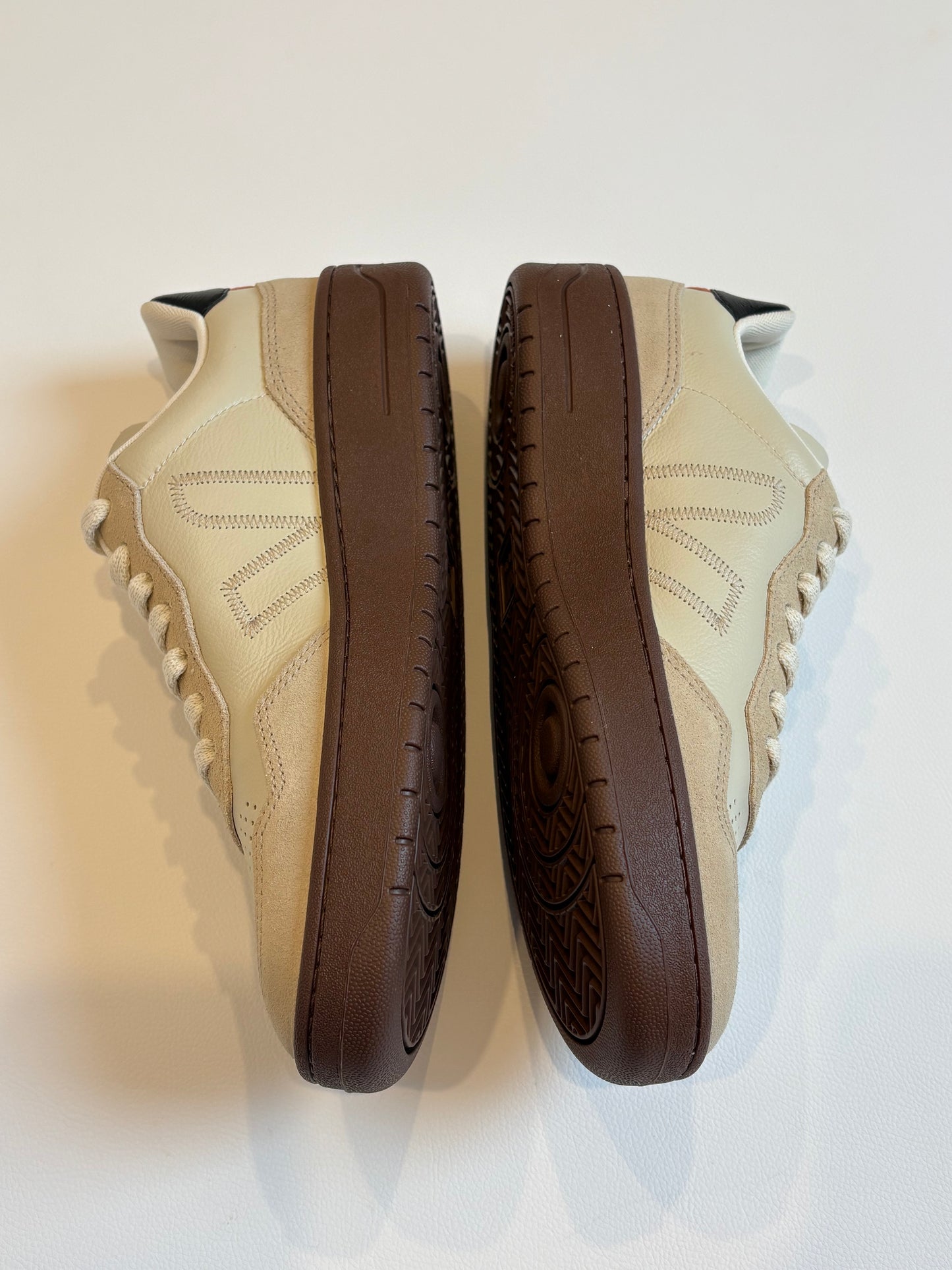 Veja V-90 ZZ O.T Leather – Pierre Almond Black - 40 (RRP $299)