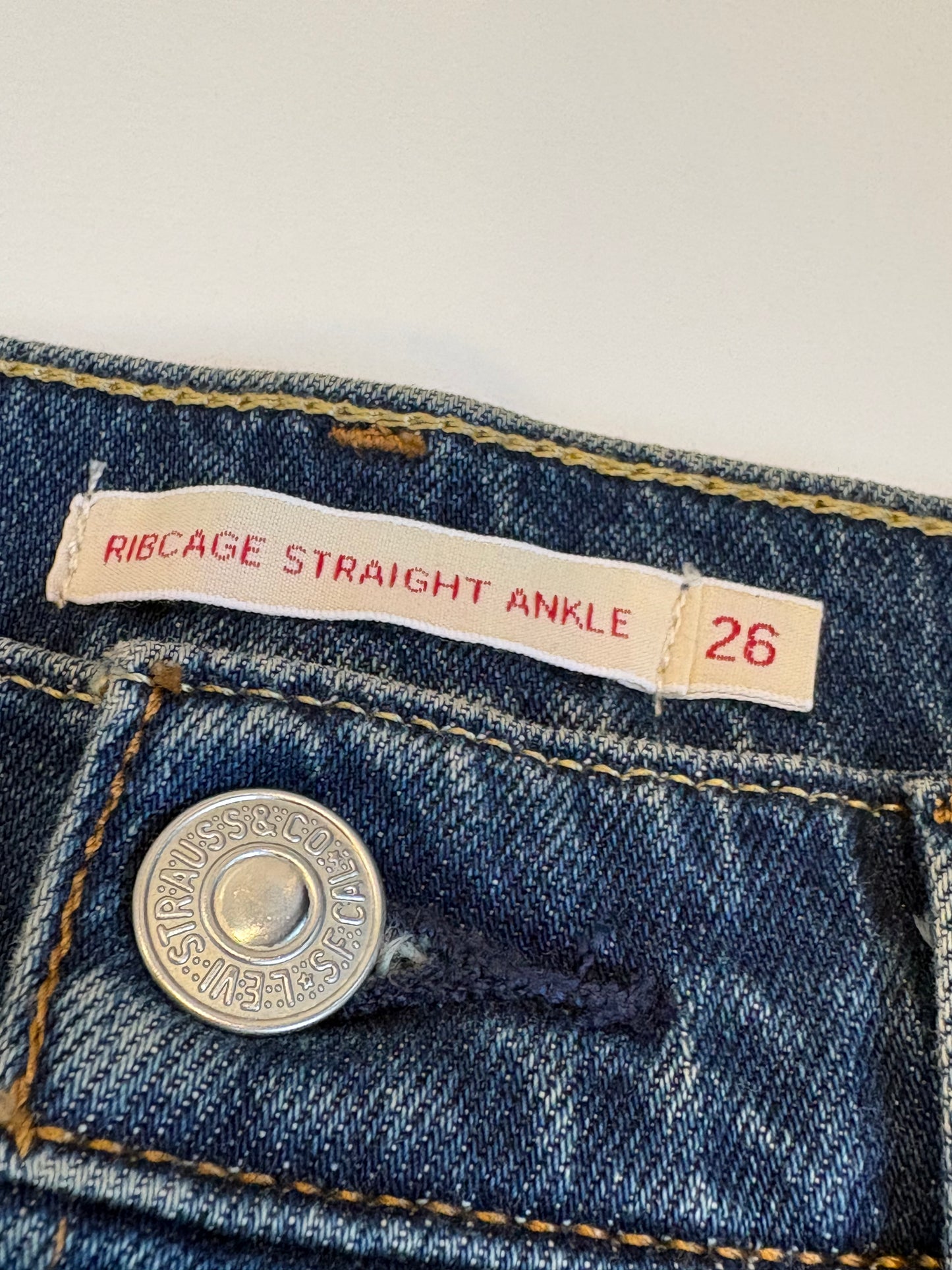 Levi's Ribcage Straight Ankle - 26 (RRP $180)